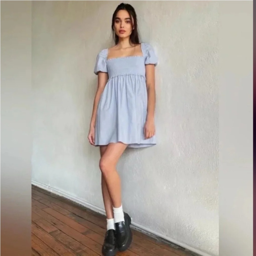 Aritzia Sunday Best Sun
Deh Hadley Babydoll Poplin
Mini Dress Blue Size medium